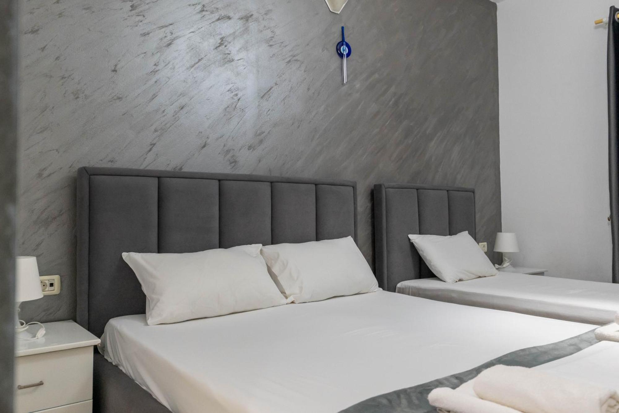 Hotel Two Mermaids Ksamil Esterno foto