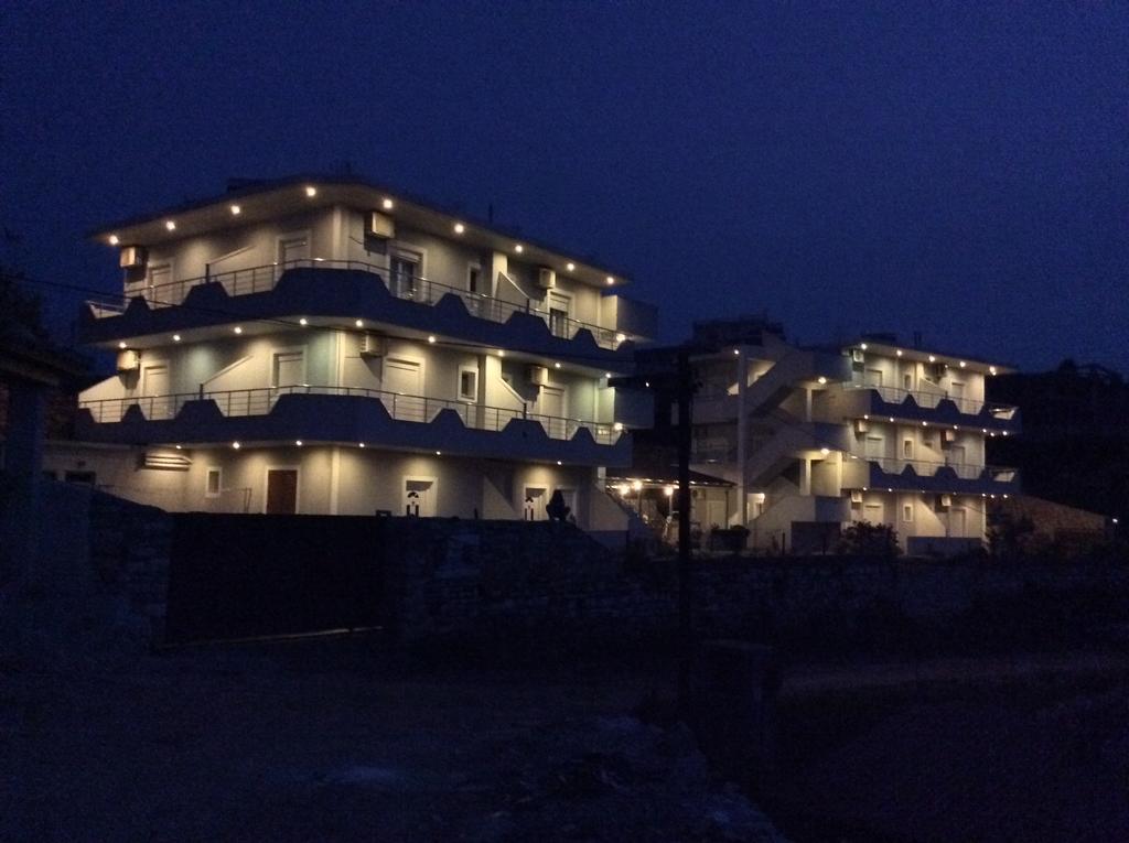 Hotel Two Mermaids Ksamil Esterno foto